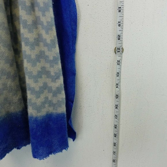 ROSE & ROSE Women's Cream Blue Scarf OS Geometry Pattern Tie Wrap‎ Shawl Warm - Picture 4 of 5